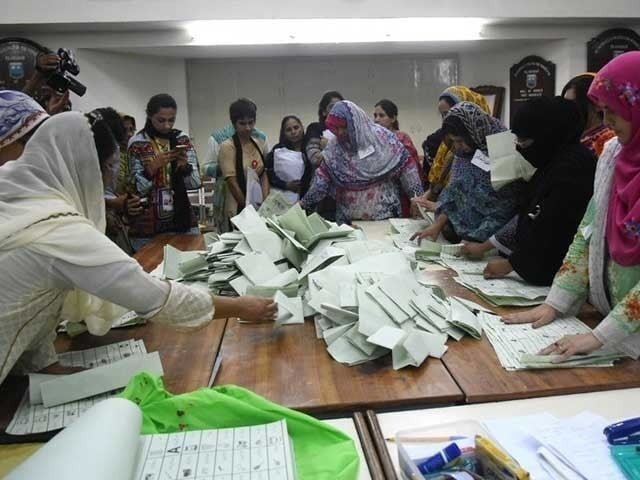 پاکستان میں عام انتخابات میں پولنگ کا وقت ختم، ووٹوں کی گنتی جاری