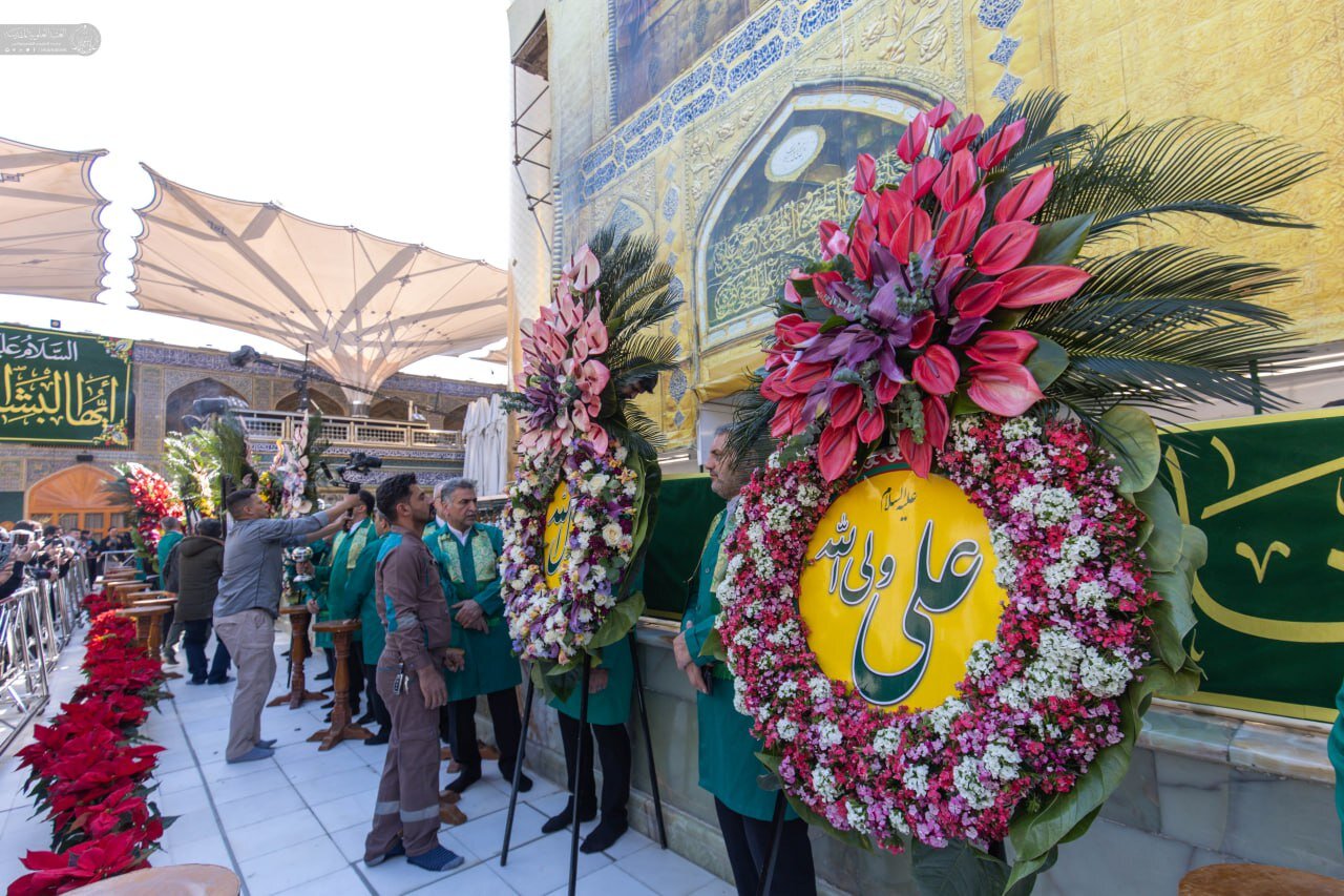 تصاویری زیبا از گل آرایی حرم امیرالمومنین(ع) در عید مبعث