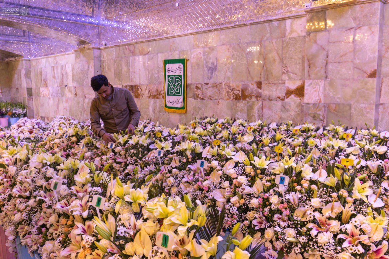 تصاویری زیبا از گل آرایی حرم امیرالمومنین(ع) در عید مبعث