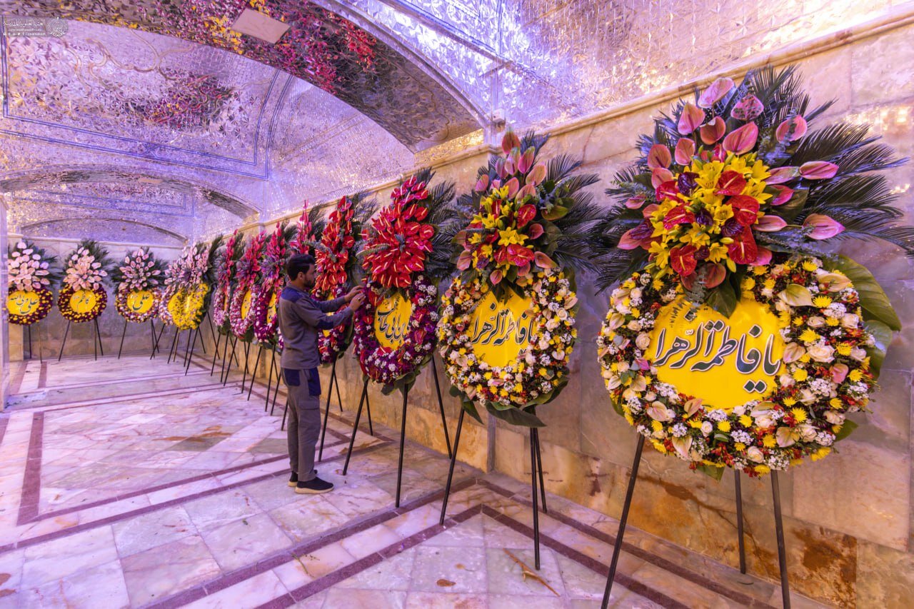 تصاویری زیبا از گل آرایی حرم امیرالمومنین(ع) در عید مبعث