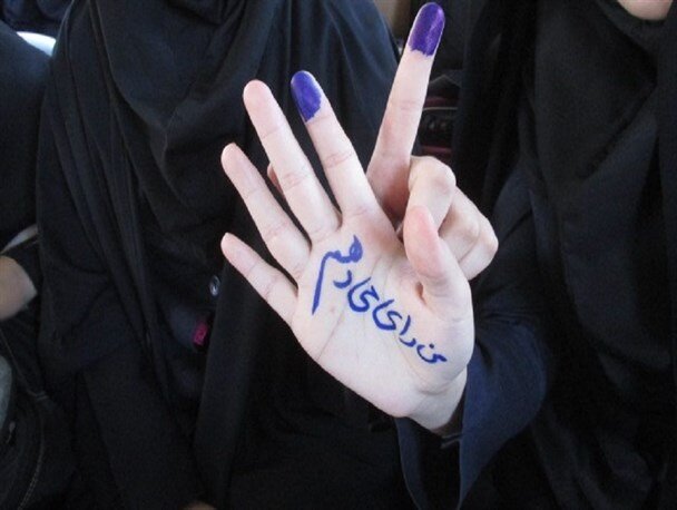 حضور گسترده مردم کهنوج در پای صندوق های رای