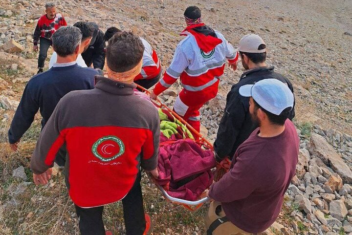 عملیات ۵ساعته کوهستان برای نجات مرد۶۰ ساله در ارتفاعات ماهیدشت