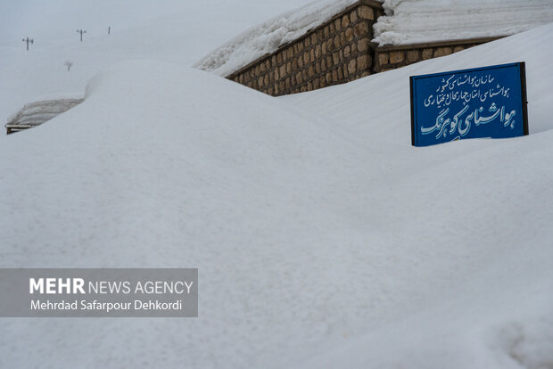 بارش شدید برف در کوهرنگ در زمستان 1401