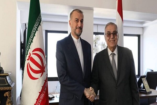 Iran FM meets with his Lebanese counterpart in Beirut