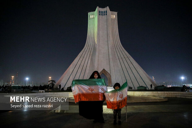 نورپردازی سه بعدی و نورافشانی بمناسبت سالگرد پیروزی انقلاب اسلامی