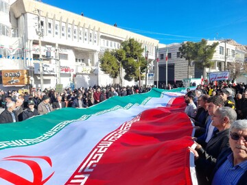 حضور پررنگ مردم ایلام در راهپیمایی ۲۲ بهمن