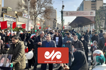 همه ایران، پای کار انقلاب؛ جوش و خروش مردم تهران در راهپیمایی