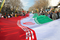 حضور با شکوه مردم حاجی آباد در راهپیمایی ۲۲ بهمن