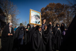 حضور پرشکوه مردم میبد در راهپیمایی ۲۲ بهمن