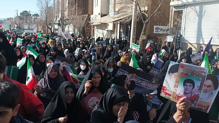 حماسه حضور در اردستان / جشن ۴۵ سالگی انقلاب برپا شد