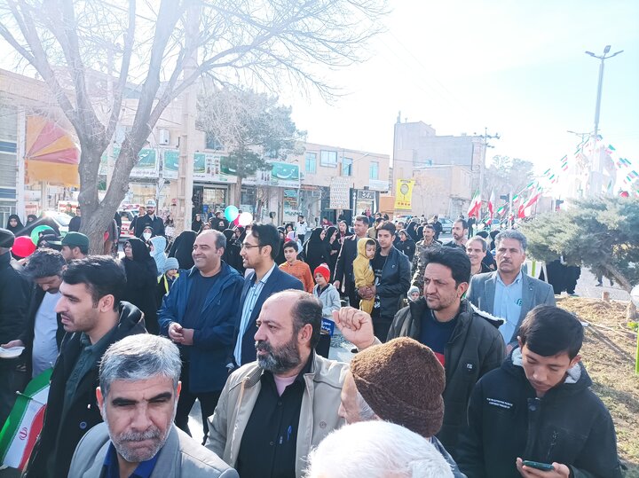 حماسه حضور در اردستان / جشن ۴۵ سالگی انقلاب برپا شد