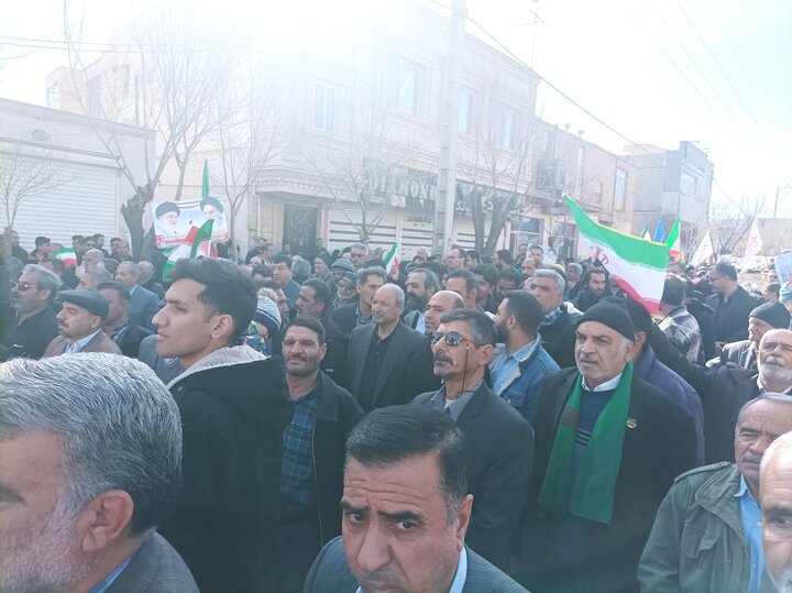 حماسه حضور در اردستان / جشن ۴۵ سالگی انقلاب برپا شد