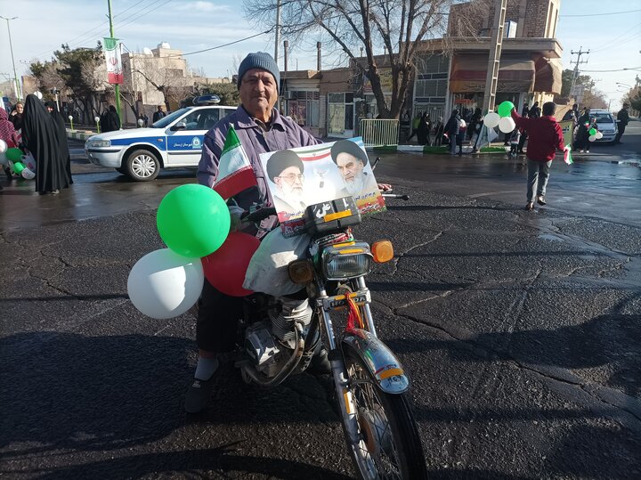 حماسه حضور در اردستان / جشن ۴۵ سالگی انقلاب برپا شد