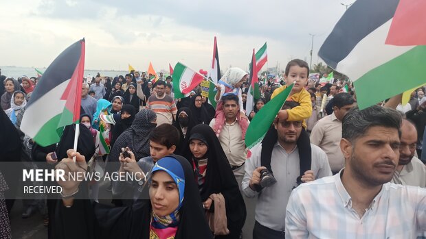 İran halkı 11 Şubat Yürüyüşü'nde Filistin'i unutmadı
