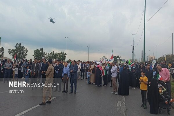 Fars Körfezi sahilinde İran Devrimi'nin zafer yıldönümü kutlandı