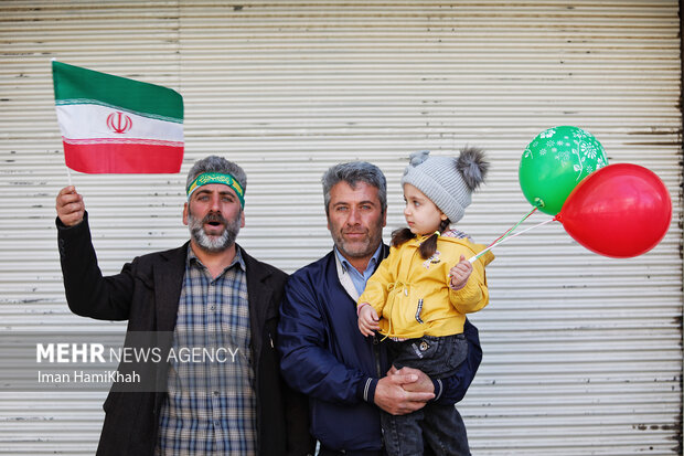 ۲۲ بهمن؛ روزی به بلندای تاریخ/ همدانی ها پای کار انقلاب می مانند