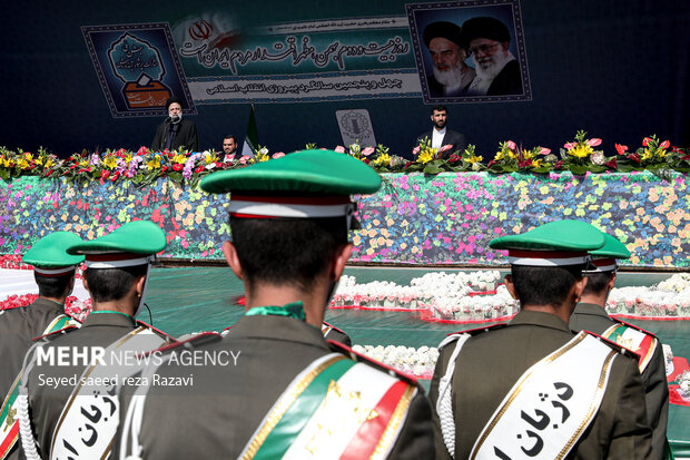 حجت الاسلام سید ابراهیم رئیسی رئیس جمهور صبح امروز یکشنبه ۲۲ بهمن ۱۴۰۲ در جشن چهل‌وپنجمین سالگرد پیروزی شکوهمند انقلاب اسلامی ایران سخنرانی کرد