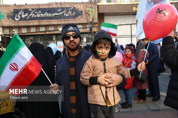 شکوه حضور سنندجی‌ها در راهپیمایی 22 بهمن