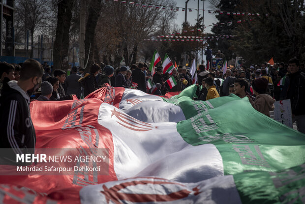 راهپیمایی ۲۲ بهمن در پایتخت در امنیت کامل برگزار شد