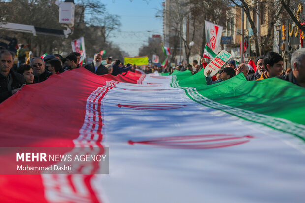 راهپیمایی ۲۲بهمن در <a href='https://sayeb.ir/tag/%d8%a7%d8%b1%d8%af%d8%a8%db%8c%d9%84'>اردبیل</a>