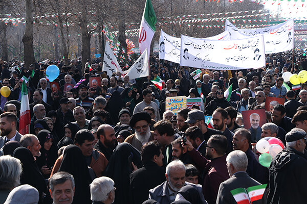 گام‎های استوار البرزی‎ها در جشن پیروزی انقلاب