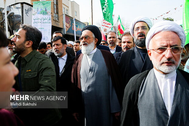 راهپیمایی مردم قم در ۲۲ بهمن