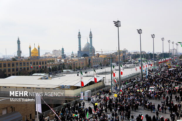 راهپیمایی مردم قم در ۲۲ بهمن