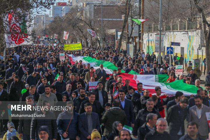 مسيرات ذكرى الـ45 لانتصار الثورة الاسلامية في أرجاء ايران
