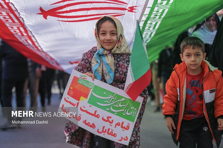 مسيرات ذكرى الـ45 لانتصار الثورة الاسلامية في أرجاء ايران
