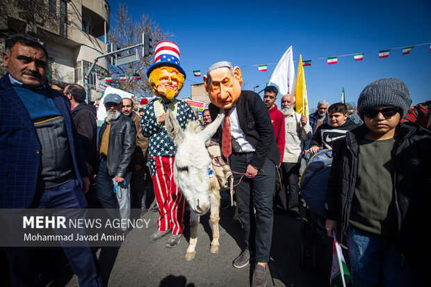 راهپیمایی ۲۲ بهمن در <a href='https://sayeb.ir/tag/%d9%82%d8%b2%d9%88%db%8c%d9%86'>قزوین</a>
