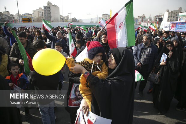 راهپیمایی یوم‌الله ۲۲ بهمن در مشهد