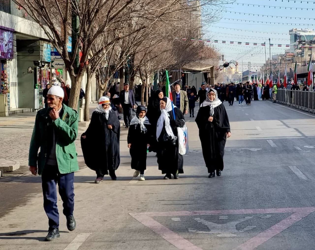 شکوه حضور در ۲۲ بهمن ۴۵/ فریاد «مرگ برآمریکا» در سراسر ایران