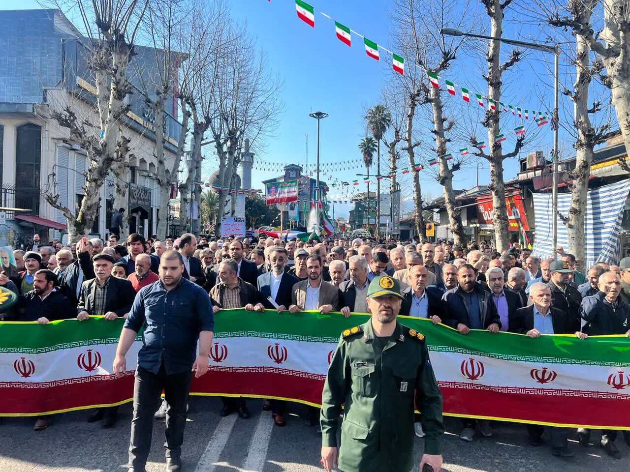 خلق ۲۲ بهمن تماشایی در رشت