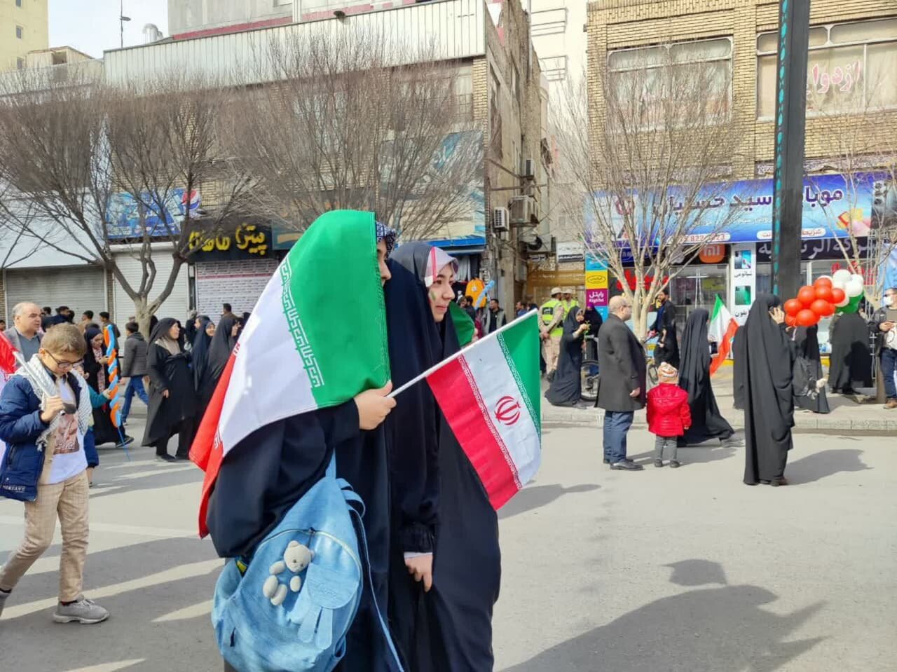 نشاط و شادمانی مشهدی ها در سالروز جشن باشکوه انقلاب