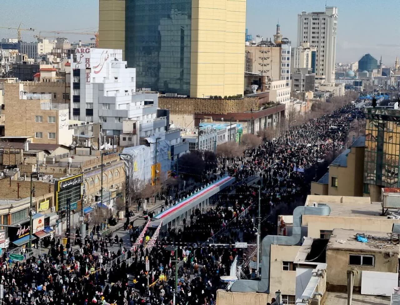 نشاط و شادمانی مشهدی ها در سالروز جشن باشکوه انقلاب