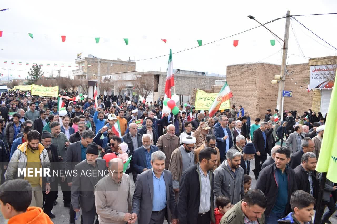 شکوه راهپیمایی یوم الله ۲۲ بهمن در بهاباد