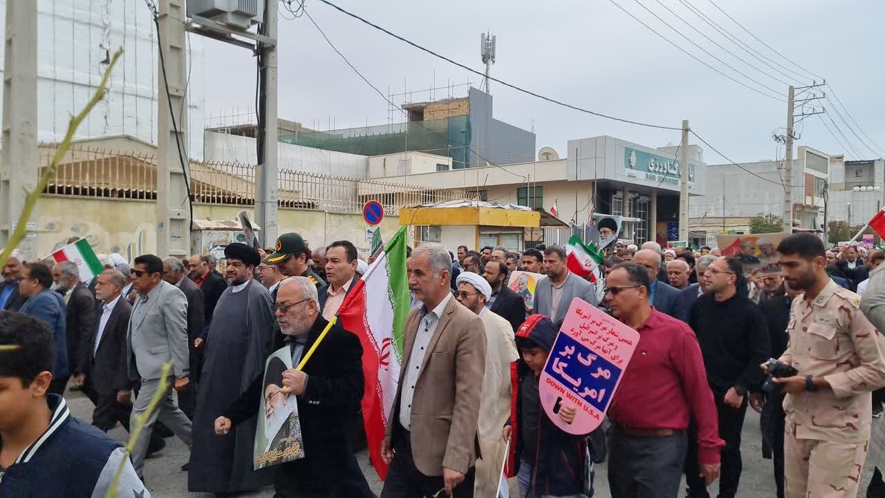 دریادلان گناوه ای ۴۵ سالگی انقلاب را جشن گرفتند