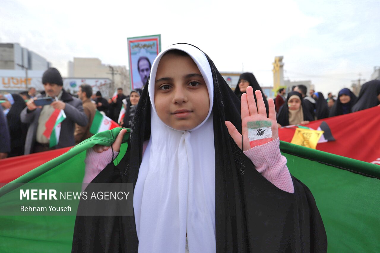 جشن ۴۵ سالگی پیروزی انقلاب در دیار امام راحل