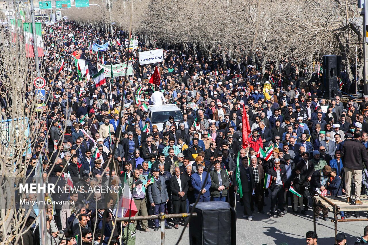 گزارشی از یک زمستان بهاری/ صف‌کشی دیار باب‌الرضا در برابر هجمه‌ها