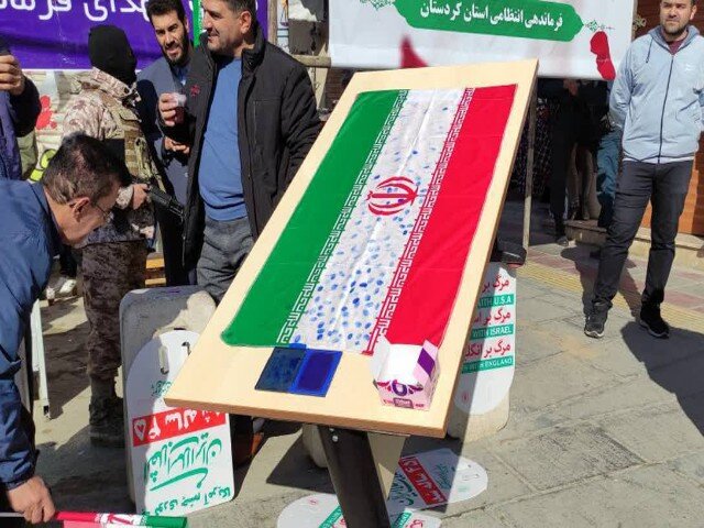 پیام دختران کردستانی خطاب به گزارشگر من و تو؛ «ما موندیم نه تو»