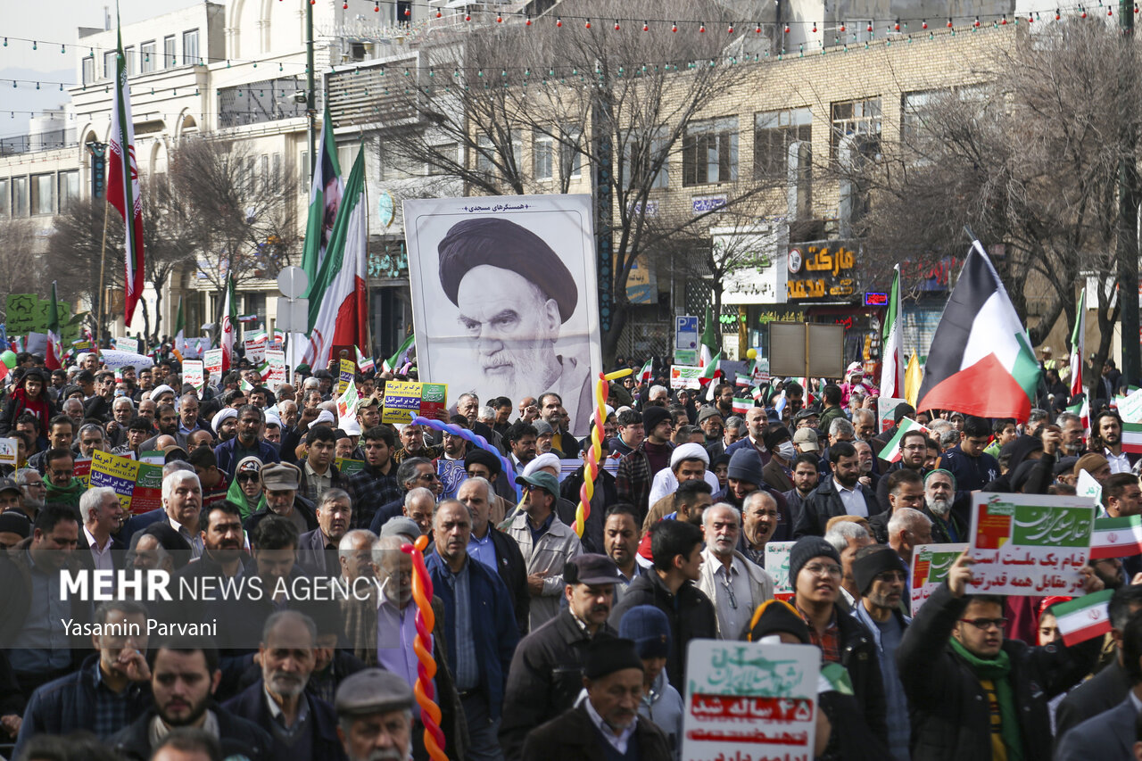 تهران،ميدان،مراسم،روز،بهمن،حدفاصل،مسافري،راهپيمايي،رايگان،شر ...