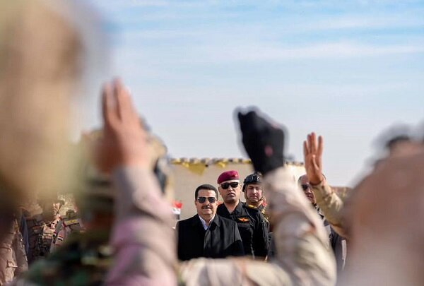 Irak Başbakanı Haşdi Şabi karargahını ziyaret etti
