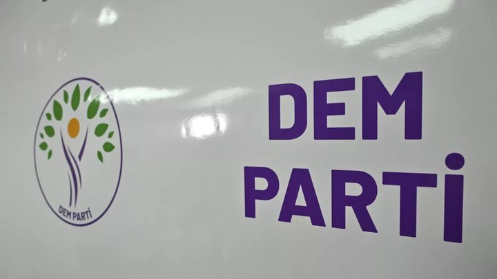 DEM Parti'nin Diyarbakır adayları gözaltına alındı
