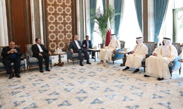 İran Dışişleri Bakanı, Katar Emiri ile bir araya geldi