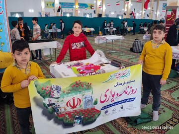 ۳۲۰۰ نفر در مسابقات روزنامه دیواری استان مرکزی مشارکت کردند