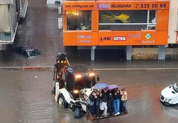 Antalya'yı sel vurdu!