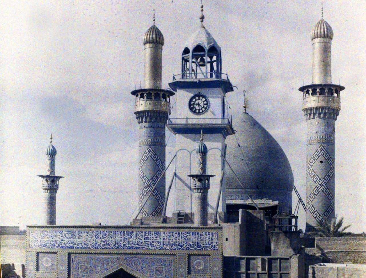 ماجرای قدیمی ترین عکس های رنگی از حرم امام حسین(ع) و حضرت عباس(ع)