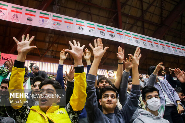 جشن تکلیف سیاسی رای اولیها در خراسان شمالی/شور و شعور حاکم است