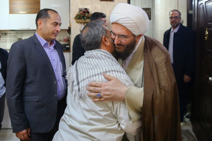 تجلیل نمایندگان رهبر انقلاب از جانبازان سرافراز دفاع مقدس