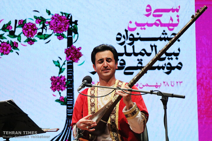 Tehran’s Roudaki Hall hosts Tajik musicians on 2nd day of 39th Fajr International Music Festival